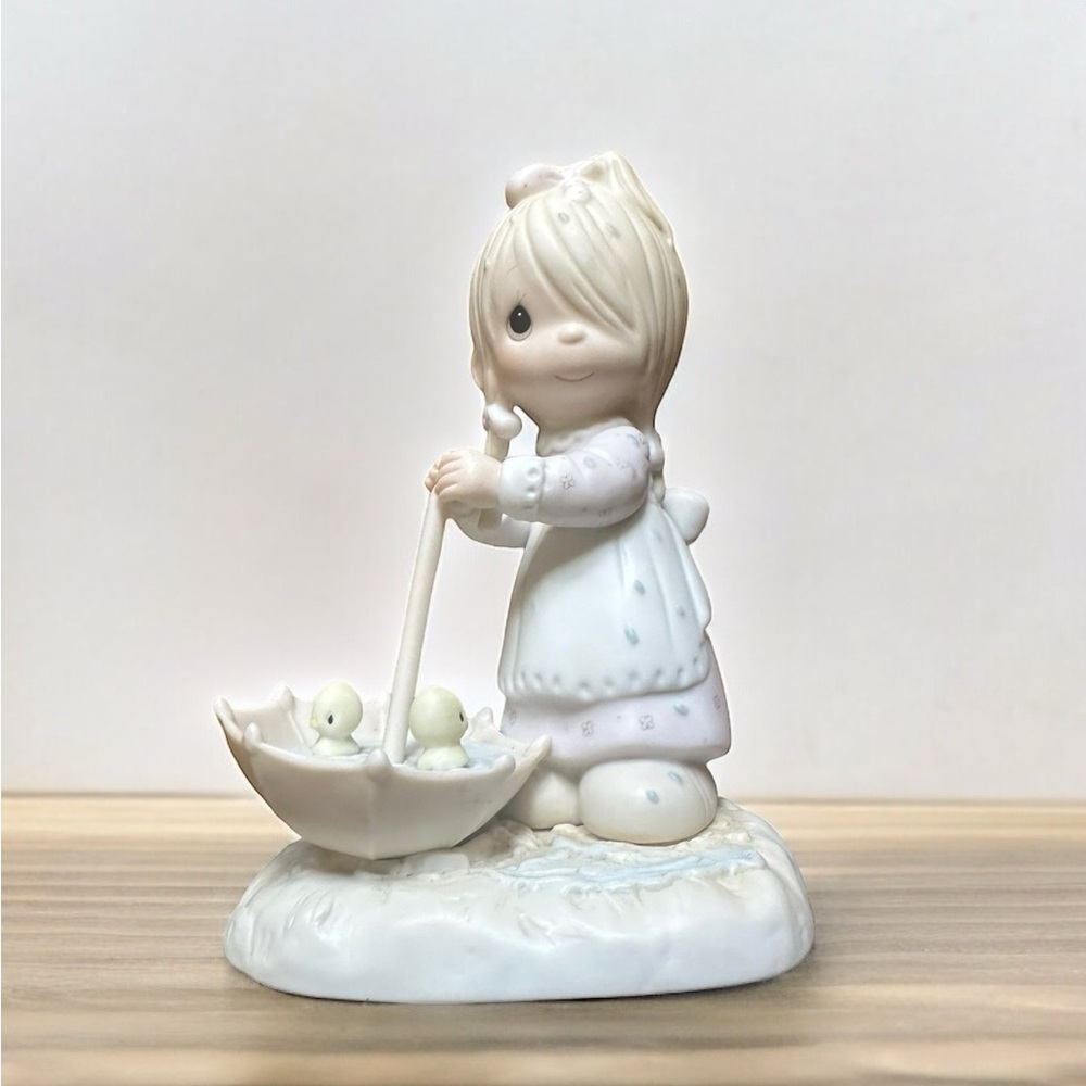 Precious Moments Figurine E9273 Let Love Reign Original Box & Tags